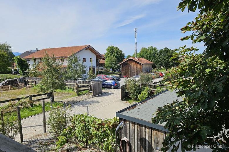 M&ouml;blierte 3-Zimmer-Wohnung mit Balkon in Rosenheim/Happing