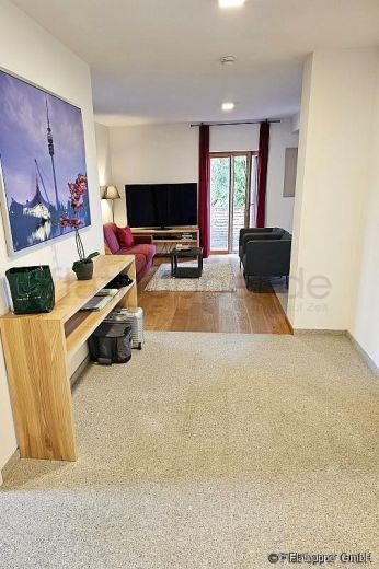 M&ouml;blierte 3-Zimmer-Wohnung mit Balkon in Rosenheim/Happing