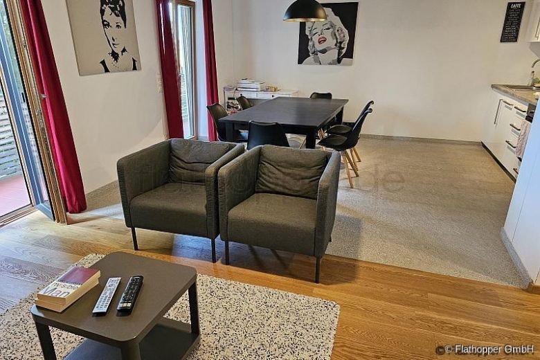 M&ouml;blierte 3-Zimmer-Wohnung mit Balkon in Rosenheim/Happing