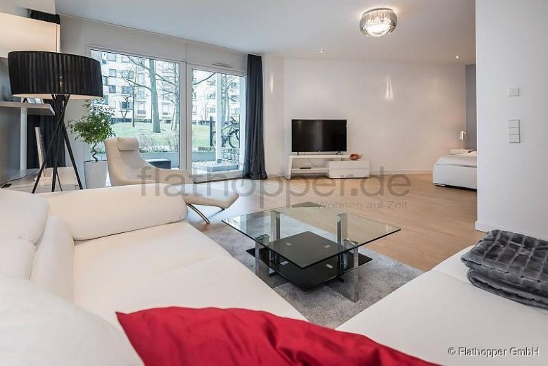 Moderne, offen gestaltete 2-Zimmer-Wohnung mit Terrasse - München-Bogenhausen