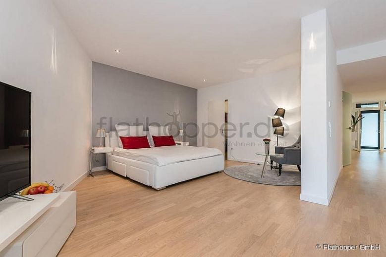 Moderne, offen gestaltete 2-Zimmer-Wohnung mit Terrasse - München-Bogenhausen