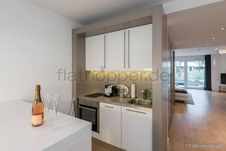 Moderne, offen gestaltete 2-Zimmer-Wohnung mit Terrasse - München-Bogenhausen