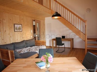 1,5 Zimmer-Galerie-Wohnung im Holzhaus mit Balkon -  bei Otterfing