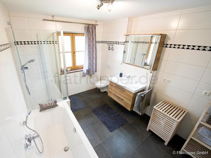 Hochwertige 2-Zimmer-Wohnung mit Südbalkon und Bergpanoramablick- bei Egling