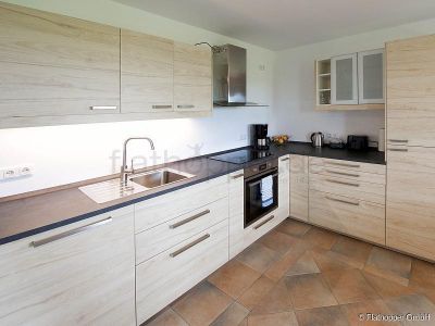 Hochwertige 2-Zimmer-Wohnung mit S&uuml;dbalkon und Bergpanoramablick- bei Egling