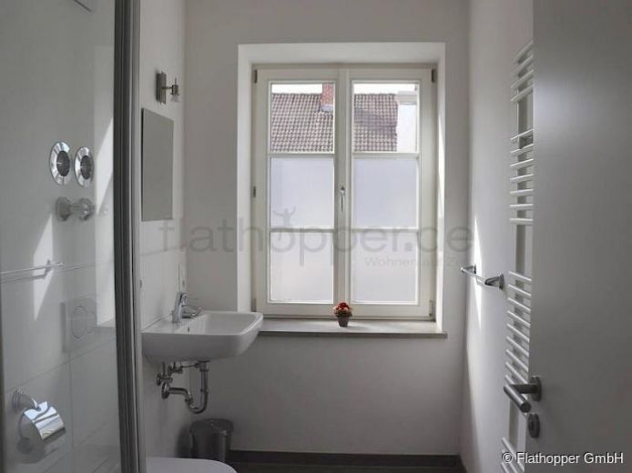 Gem&uuml;tliche 2-Zimmer-Wohnung mit Balkon in Bad Aibling