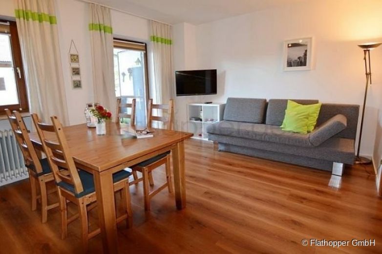 Ruhig gelegene 2-Zimmer-Wohnung mit Balkon in Chieming am Chiemsee