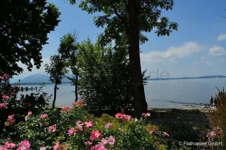 Ruhig gelegene 2-Zimmer-Wohnung mit Balkon in Chieming am Chiemsee