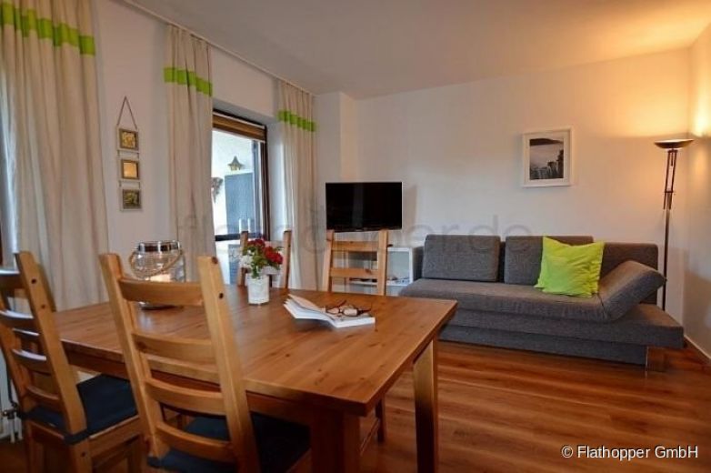 Ruhig gelegene 2-Zimmer-Wohnung mit Balkon in Chieming am Chiemsee