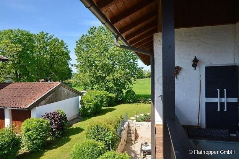 Ruhig gelegene 2-Zimmer-Wohnung mit Balkon in Chieming am Chiemsee