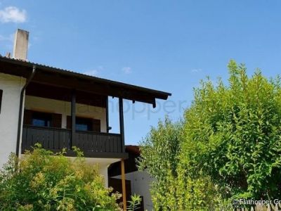 Ruhig gelegene 2-Zimmer-Wohnung mit Balkon in Chieming am Chiemsee