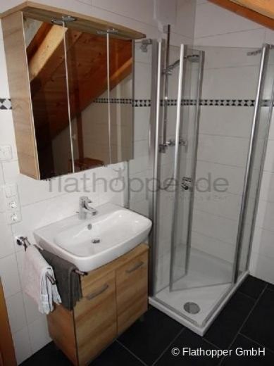 Kleine, einladende Wohnung mit Balkon in Egling