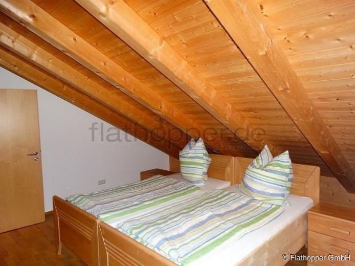 Kleine, einladende Wohnung mit Balkon in Egling