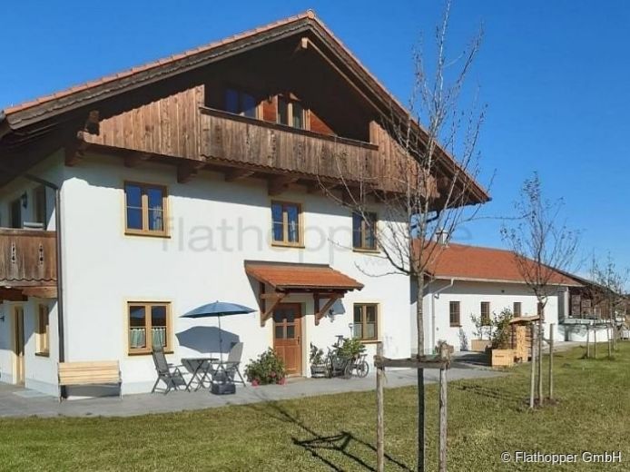 Kleine, einladende Wohnung mit Balkon in Egling
