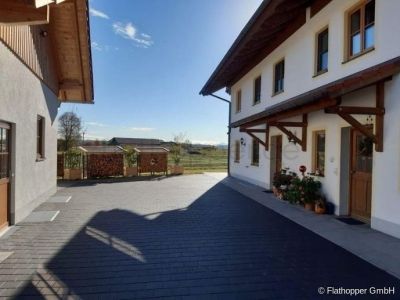 Kleine, einladende Wohnung mit Balkon in Egling