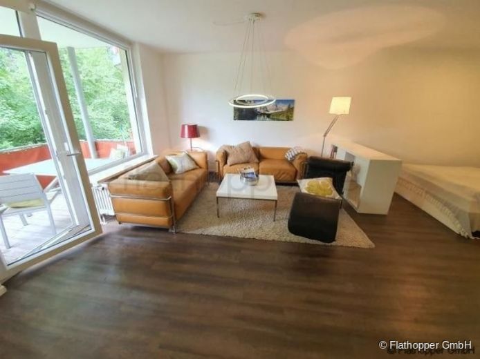 Möbliertes Apartment mit Balkon in Rosenheim und Blick ins Grüne