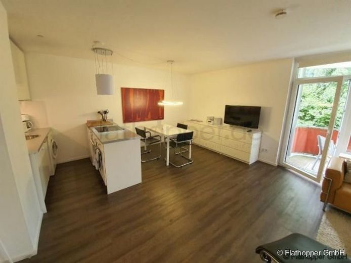 Möbliertes Apartment mit Balkon in Rosenheim und Blick ins Grüne