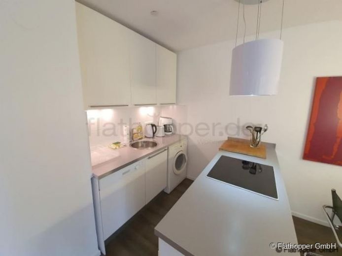 Möbliertes Apartment mit Balkon in Rosenheim und Blick ins Grüne