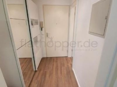 Möbliertes Apartment mit Balkon in Rosenheim und Blick ins Grüne