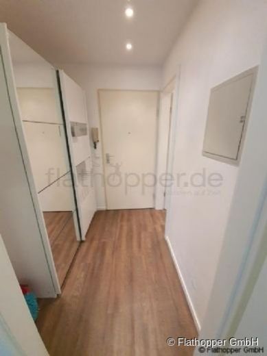 M&ouml;bliertes Apartment mit Balkon in Rosenheim und Blick ins Gr&uuml;ne