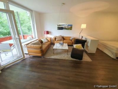 M&ouml;bliertes Apartment mit Balkon in Rosenheim und Blick ins Gr&uuml;ne