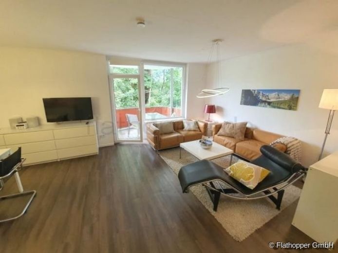 M&ouml;bliertes Apartment mit Balkon in Rosenheim und Blick ins Gr&uuml;ne