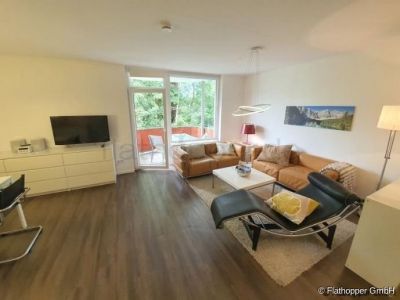 M&ouml;bliertes Apartment mit Balkon in Rosenheim und Blick ins Gr&uuml;ne