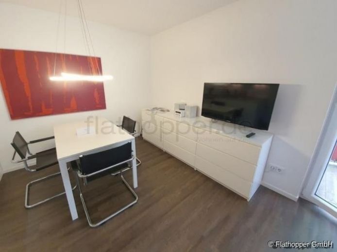 M&ouml;bliertes Apartment mit Balkon in Rosenheim und Blick ins Gr&uuml;ne