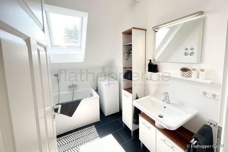 Moderne 2-Zimmer-Wohnung im Schloss in Grabenstätt  am Chiemsee