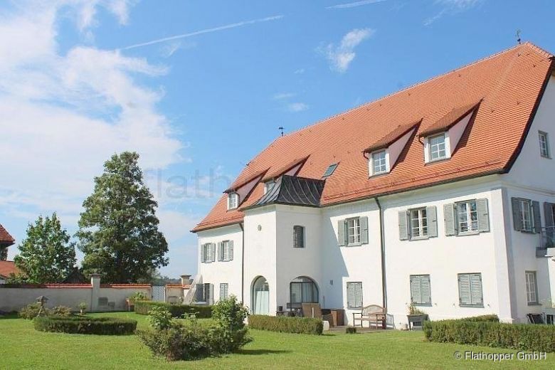 Moderne 2-Zimmer-Wohnung im Schloss in Grabenstätt  am Chiemsee