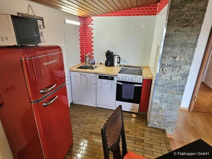 Große Dachgeschosswohnung in der Nähe von Holzkirchen