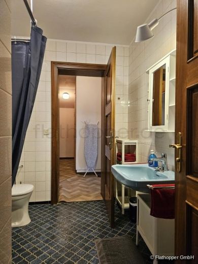 Große Dachgeschosswohnung in der Nähe von Holzkirchen