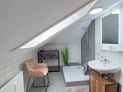 Sehr einladende, neu möblierte 2-Zimmer-Wohnung in Bad Aibling