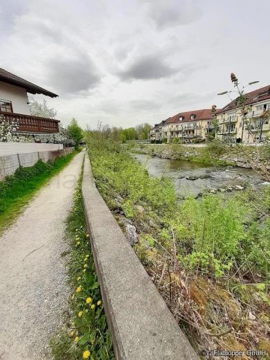 Sehr einladende, neu m&ouml;blierte 2-Zimmer-Wohnung in Bad Aibling
