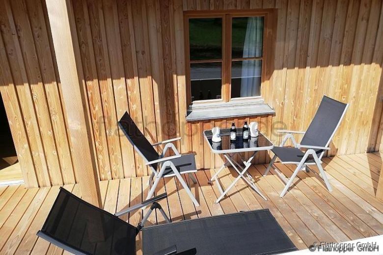 Gem&uuml;tliche 2-Zimmer-Wohnung mit Terrasse im Holzhaus - Baiernrain bei Otterfing