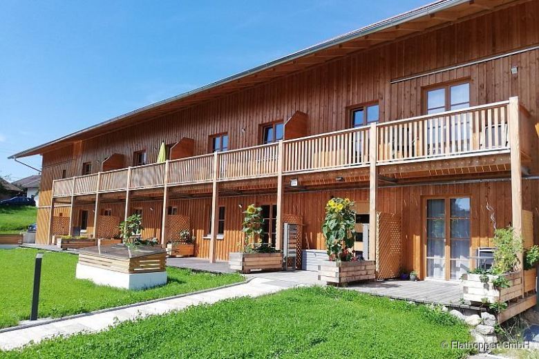 Gem&uuml;tliche 2-Zimmer-Wohnung mit Terrasse im Holzhaus - Baiernrain bei Otterfing