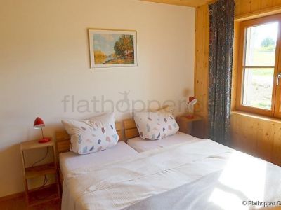 Gem&uuml;tliche 2-Zimmer-Wohnung mit Terrasse im Holzhaus - Baiernrain bei Otterfing