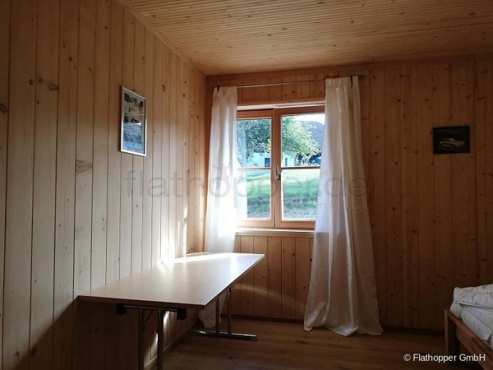 Gemütliche, möblierte 3-Zimmer-Wohnung mit Terrasse im Holzhaus bei Otterfing