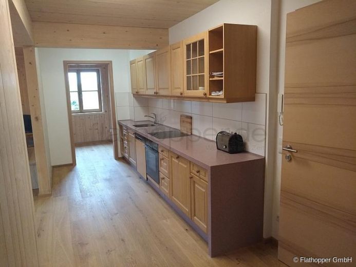 Gem&uuml;tliche, m&ouml;blierte 3-Zimmer-Wohnung mit Terrasse im Holzhaus bei Otterfing