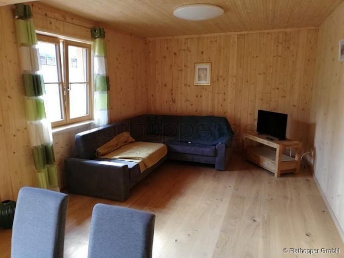 Gem&uuml;tliche, m&ouml;blierte 3-Zimmer-Wohnung mit Terrasse im Holzhaus bei Otterfing