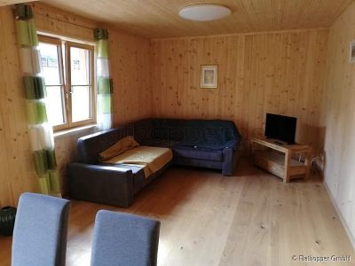 Gem&uuml;tliche, m&ouml;blierte 3-Zimmer-Wohnung mit Terrasse im Holzhaus bei Otterfing