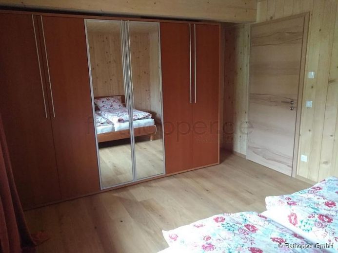 Gem&uuml;tliche, m&ouml;blierte 3-Zimmer-Wohnung mit Terrasse im Holzhaus bei Otterfing