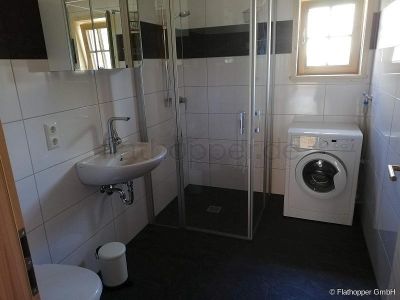 Gem&uuml;tliche, m&ouml;blierte 3-Zimmer-Wohnung mit Terrasse im Holzhaus bei Otterfing