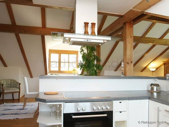 Helle Dachgeschoss-Wohnung in Vaterstetten bei München