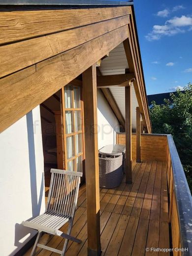 Helle Dachgeschoss-Wohnung in Vaterstetten bei München