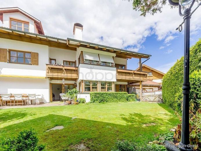 Helle Dachgeschoss-Wohnung in Vaterstetten bei München