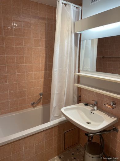 M&ouml;blierte 3-Zimmer-Wohnung mit Balkon in Augsburg