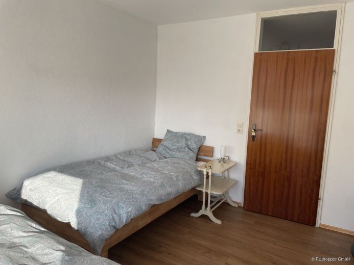 M&ouml;blierte 3-Zimmer-Wohnung mit Balkon in Augsburg