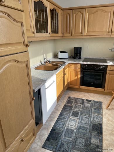 M&ouml;blierte 3-Zimmer-Wohnung mit Balkon in Augsburg