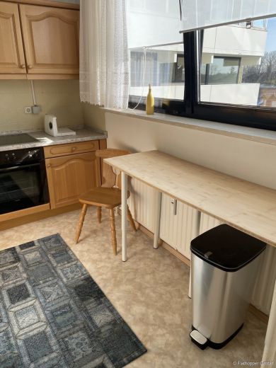 M&ouml;blierte 3-Zimmer-Wohnung mit Balkon in Augsburg